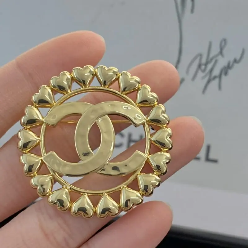 chanel brooches pour femme s_12341b52